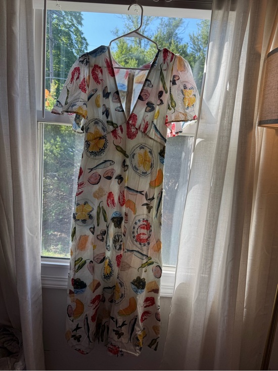 Lisa Says Gah Dresses & Skirts - Lisa Says Gah White Seashell & Floral Print V-Neck Dress